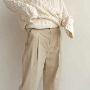 Urban Outfitters Women’s BDG Mia Straight Leg Chino pant